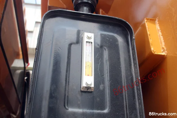 Sinotruk Steyr D7B Heavy Truck 340hp 6X4(10 wheels) 5.6m Dump Truck Chassis (3) | 86Trucks