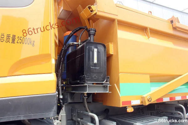 Sinotruk Steyr D7B Heavy Truck 340hp 6X4(10 wheels) 5.6m Dump Truck Chassis (1) | 86Trucks