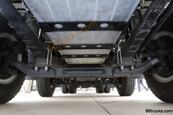 BYD T10ZT 31T 8X4(12 roues) 5,6 m camion benne électrique pur 435 kWh Châssis (1) | 86Trucks