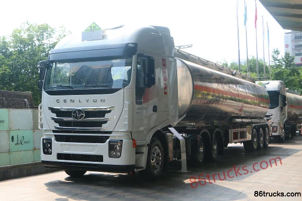SAIC Hongyan Genlyon C500 Lightweight 560hp 6X4(10 wheels) AMT Automatic Hazardous Material Tractor Truck Exterior (3) | 86Trucks