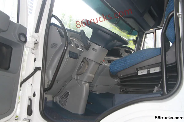 SAIC Hongyan Genlyon C500 Lightweight 560hp 6X4(10 wheels) AMT Automatic Hazardous Material Tractor Truck Cab (3) | 86Trucks