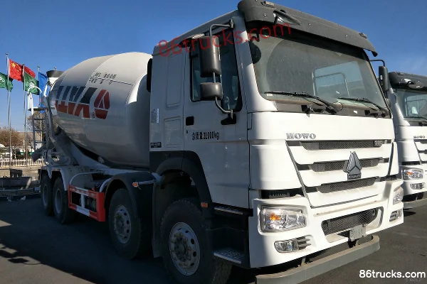Sinotruk HOWO 380 hp 8X4(12 wheels) 5.5 m³ concrete mixer truck (Yate Heavy Industry) Exterior