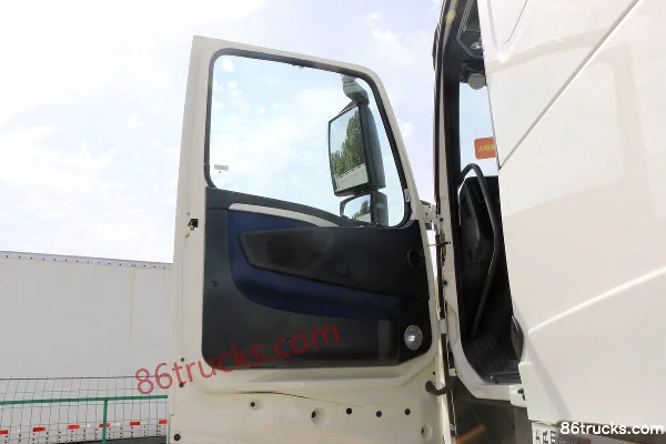 Sinotruk HOWO T7H heavy truck 460hp 6X4(10 wheels) tractor truck Cab (2) | 86Trucks