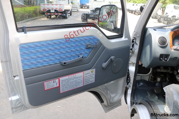Kama Ruiling 1.3L 87 hp 4X2(6 wheels) Gasoline/CNG 2.7m double-row drop-side micro truck Cab (1) | 86Trucks