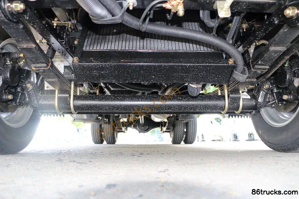 Kama Ruiling 1.3L 87 hp 4X2(6 wheels) Gasoline/CNG 2.7m double-row drop-side micro truck Chassis (1) | 86Trucks