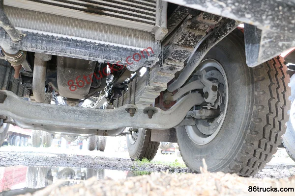 Dayun Fengchi 330 hp 6X2(8 wheels) 9.6m Wing Opening Box Cargo Truck (China VI) Chassis (3) | 86Trucks