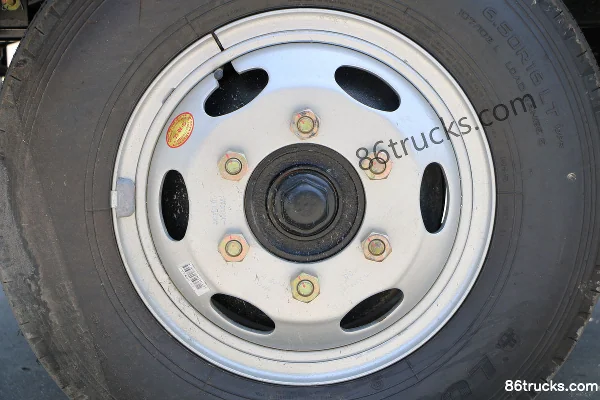 Kama K6 Fulai Card 110hp 4X2(6 wheels) 3.69m One-and-a-Half Row Flatbed Light Truck Chassis (3) | 86Trucks