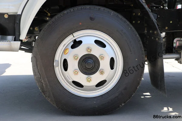Kama K6 Fulai Card 110hp 4X2(6 wheels) 3.69m One-and-a-Half Row Flatbed Light Truck Chassis (2) | 86Trucks