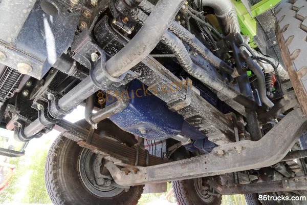 SAIC Hongyan New King Kong M500 Composite Edition 300hp 8X4(12 wheels) 5.6m Dump Truck Chassis (3) | 86Trucks