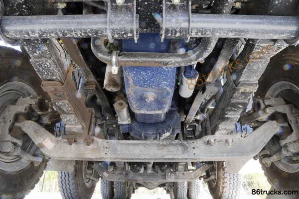SAIC Hongyan New King Kong M500 Composite Edition 300hp 8X4(12 wheels) 5.6m Dump Truck Chassis (1) | 86Trucks
