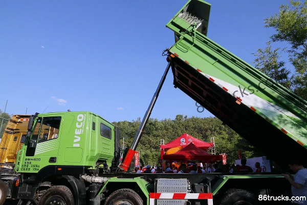SAIC Hongyan New King Kong M500 Composite Edition 300hp 8X4(12 wheels) 5.6m Dump Truck Body (2) | 86Trucks