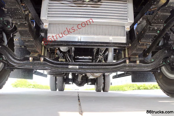 Kama Kaijie M6 143 hp 4X2(6 wheels) 5.33m Single Row Flatbed Cargo Truck Chassis (1) | 86Trucks
