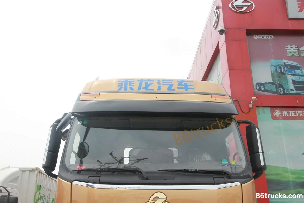 Dongfeng Liuqi Chenglong H7 Heavy Truck 430 hp 6X4(10 wheels) LNG Tractor Truck (440 Rear Axle) Exterior (3) | 86Trucks
