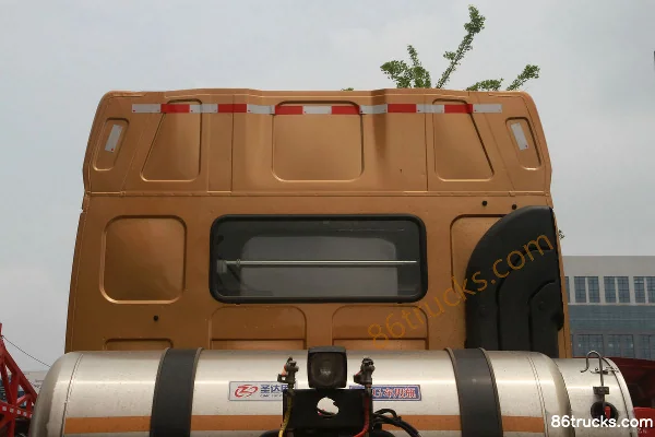 Dongfeng Liuqi Chenglong H7 Heavy Truck 430 hp 6X4(10 wheels) LNG Tractor Truck (440 Rear Axle) Body (2) | 86Trucks