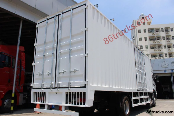 Sinotruk Steyr DM5G camion lourd 240 ch 6X2(8 roues) camion porteur à fourgon 8,6 m Carrosserie (1) | 86Trucks
