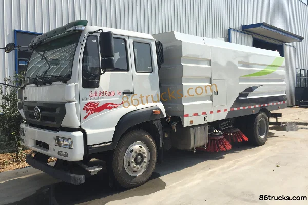 Sinotruk Steyr M5G 180 hp 4X2(6 wheels) Sweeper Truck (Chengliwei Brand) Exterior (2) | 86Trucks