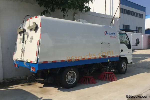 Qingling Isuzu 130 ch 4X2(6 roues) camion balayeuse (marque Chengliwei) Extérieur (2) | 86Trucks