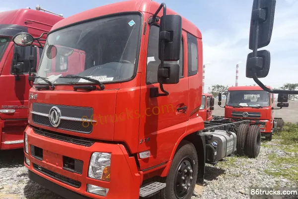 Dongfeng Commercial Vehicle Tianjin Medium Truck 210 hp 4X2(6 wheels) 6.65m Cab-over Chassis with Side Panels Cargo Truck Exterior (2) | 86T