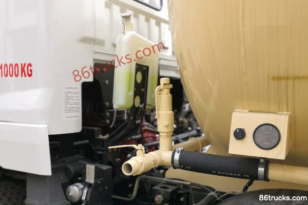 Hualing Star 310 hp 8X4(12 wheels) Low Density Powder Tanker Chassis (1) | 86Trucks