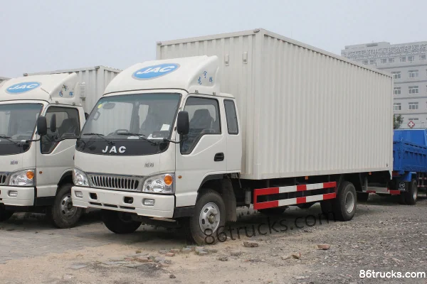 JAC Weiling 109hp 4X2(6 wheels) 5.2m single-row van cargo truck Exterior (2) | 86Trucks