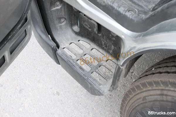 Zhengzhou Nissan Kapsuta 140 ch 4X2(6 roues) camion fourgon léger 3,1 m double cabine (empattement long) Châssis (1) | 86Trucks