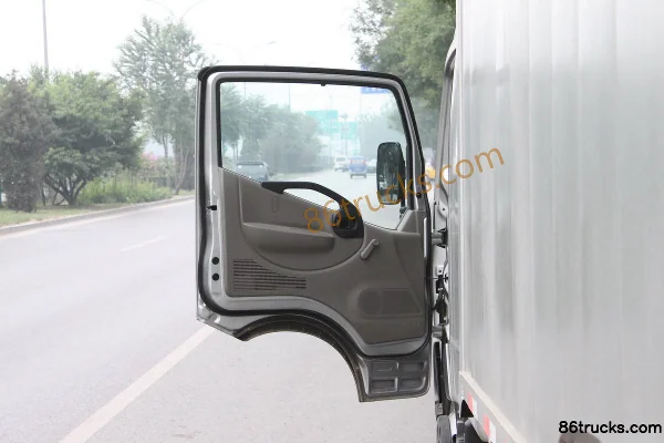 Zhengzhou Nissan Kapsuta 140 ch 4X2(6 roues) camion fourgon léger 3,1 m double cabine (empattement long) (1) | 86Trucks