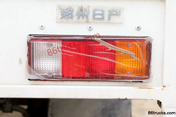 Zhengzhou Nissan Cabstar 130ch 4X2(6 roues) 3.6m Camion fourgon simple cabine Châssis (3) | 86Trucks