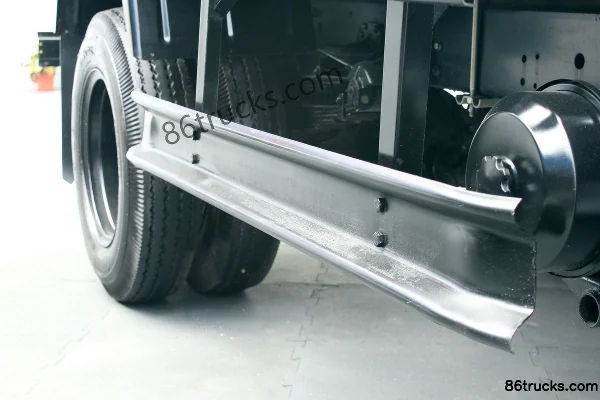 FAW Jiefang 501-J Series 103 hp 4X2(6 wheels) 3360 Wheelbase Double Cab Stake Light Truck Chassis (3) | 86Trucks