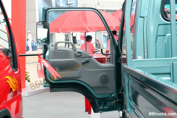 FAW Jiefang 501-J Series 103 hp 4X2(6 wheels) 3360 Wheelbase Double Cab Stake Light Truck (1) | 86Trucks