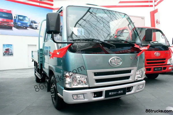 FAW Jiefang 501-J Series 103 hp 4X2(6 wheels) 3360 Wheelbase Double Cab Stake Light Truck Exterior (2) | 86Trucks