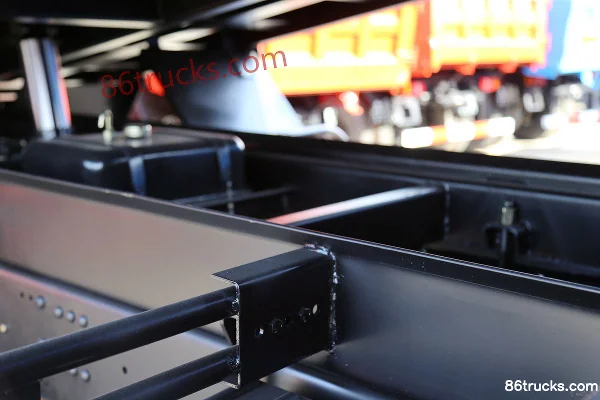 Dayun Yuntu 160 ch 4X2(6 roues) camion benne 4 m Châssis (2) | 86Trucks