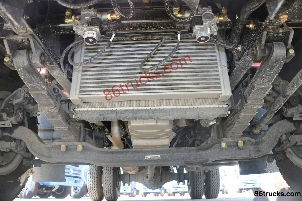 Feidi V6 série 170 ch 4X2(6 roues) 4,17 m cabine simple plateau léger (10 vitesses) Châssis (1) | 86Trucks