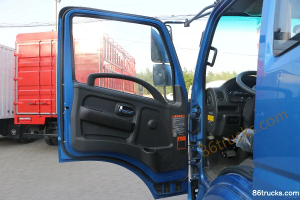 Feidi X3 Series 129 hp 4X2(6 wheels) 4.84m dump truck Cab (1) | 86Trucks