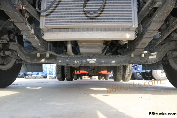 Feidi X6 série 165 ch 4X2(6 roues) 4,15 m cabine simple plateau léger Châssis (2) | 86Trucks