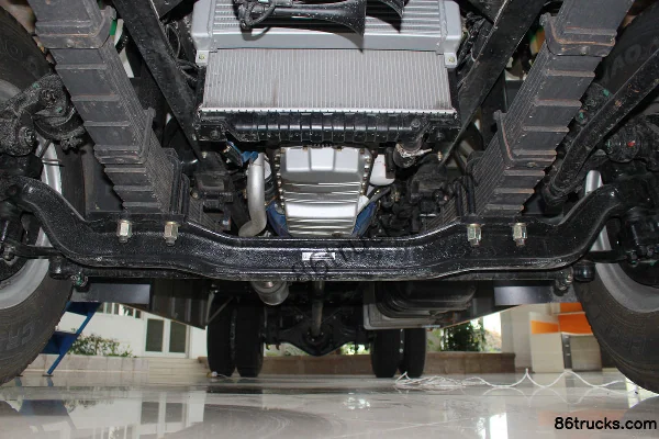 Feidi D3 170 hp 4X2(6 wheels) 6.9m half-row beekeeping truck Chassis (1) | 86Trucks