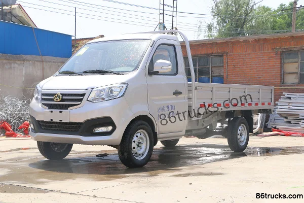 Changan Kuayue New Bao T3 comfort type 1.2L 88 ch 4X2(6 roues) 2.82 m single-row flatbed mini truck Extérieur (3) | 86Trucks