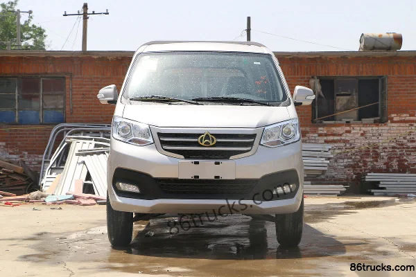Changan Kuayue New Bao T3 comfort type 1.2L 88 ch 4X2(6 roues) 2.82 m single-row flatbed mini truck Extérieur (2) | 86Trucks