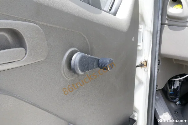 Dongfeng Tesun 4.5T 4.08m Electric Refrigerated Truck (EQ5045XLCTBEV) 93.4kWh 4X2(6 wheels) Interior (2) | 86Trucks