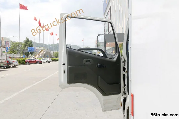 Dongfeng Tesun 4.5T 4.08m Electric Refrigerated Truck (EQ5045XLCTBEV) 93.4kWh 4X2(6 wheels) Interior (1) | 86Trucks