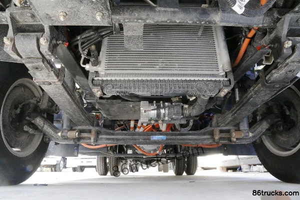 Sanhuan Shitong T3 Chuangke 4,5T 4,15 m cabine simple camion frigorifique électrique pur 82,4 kWh 4X2(6 roues) Châssis (2) | 86Trucks
