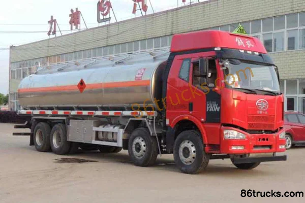 FAW Jiefang J6P 320hp 8X4(12 wheels) Fuel Tank Truck (Xingshi Brand) Exterior (2) | 86Trucks