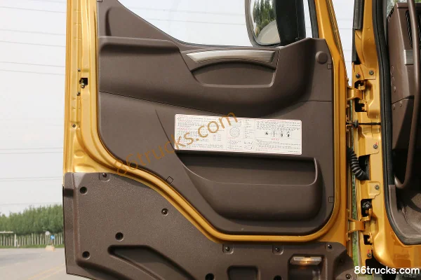 Dongfeng Liuqi Chenglong H7 poids lourd édition 2018 luxe 550ch 6X4(10 roues) tracteur routier Cabine (3) | 86Trucks