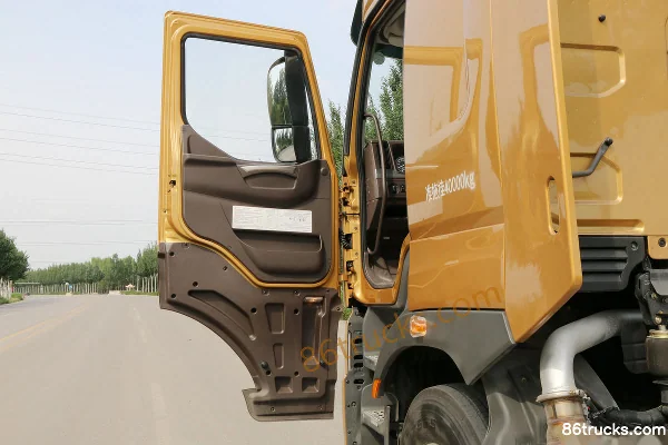 Dongfeng Liuqi Chenglong H7 poids lourd édition 2018 luxe 550ch 6X4(10 roues) tracteur routier Cabine (1) | 86Trucks