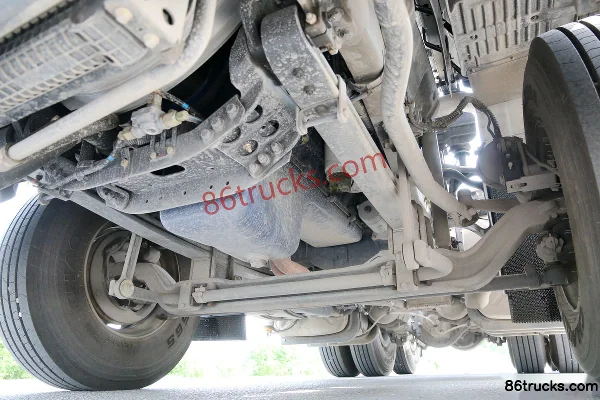 Dongfeng Liuqi Chenglong H7 poids lourd édition 2018 luxe 550ch 6X4(10 roues) tracteur routier Châssis (1) | 86Trucks