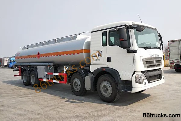 Sinotruk HOWO T5G 340 hp 8X4(12 wheels) Oil Tank Truck (Lvye Brand) Exterior (2) | 86Trucks