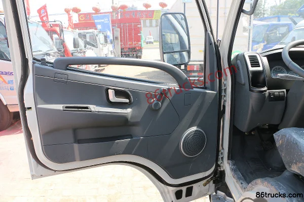 Kama K3 Jinyunka High-end 102 hp 4X2(6 wheels) 3.48m single-row box light truck Cab (1) | 86Trucks
