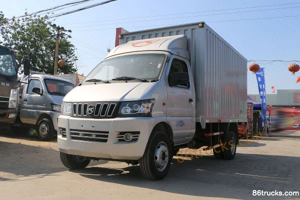 Kama K23 1.5L 110hp 4X2(6 wheels) 3.3m single-row van light truck Exterior (3) | 86Trucks
