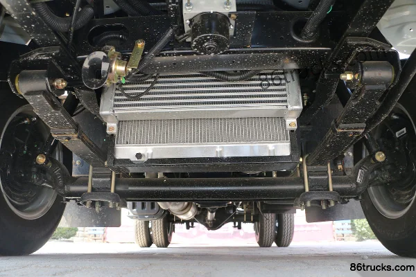 Kama Kaijie 143hp 4X2(6 wheels) 4.63m Single Row Van Light Truck Chassis (1) | 86Trucks