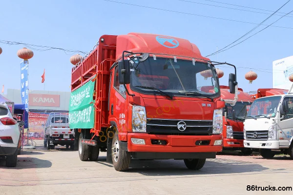 Kama Kaijie M6 Zunxiang Edition 170 hp 4X2(6 wheels) 5.33m Stake Cargo Truck Exterior