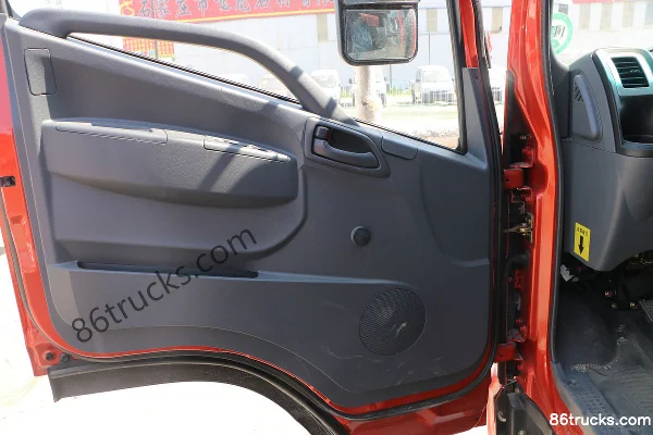 Kama Kaijie M6 160hp 4X2(6 wheels) 4.16m single-row cage-type light truck Cab (1) | 86Trucks